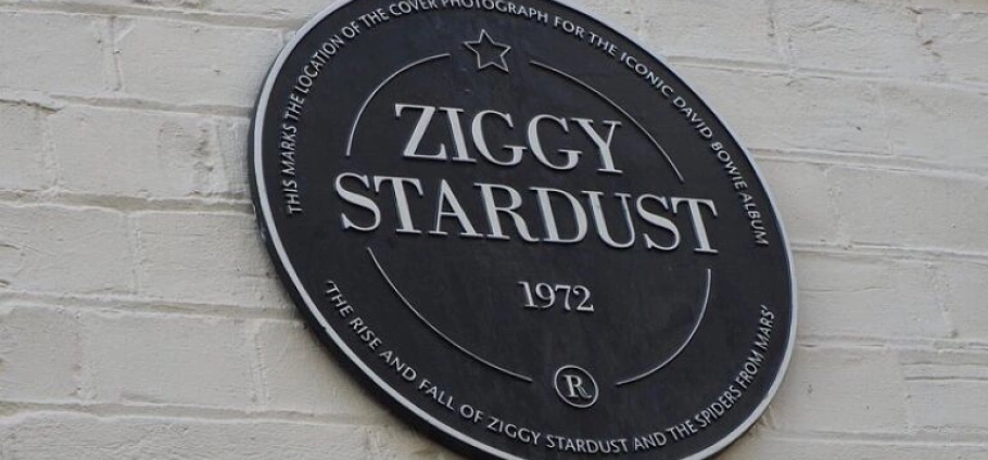 150 Minute David Bowie Trivia Tour | Ziggy Stardust plaque marking the location of the cover photograph for David Bowie's 1972 album on a brick wall